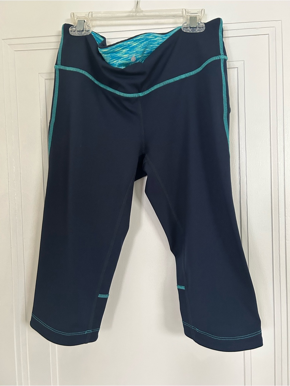 Blue Stretch Capri Leggings S NWOT Tangerine Zip Pocket Workout Athleisure